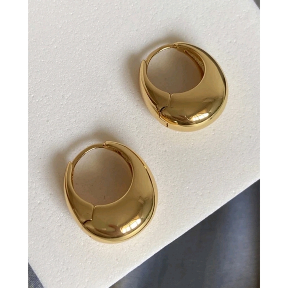 Anthropologie French Minimalist Huggie Hoop Trendy Thick Gold Earrings